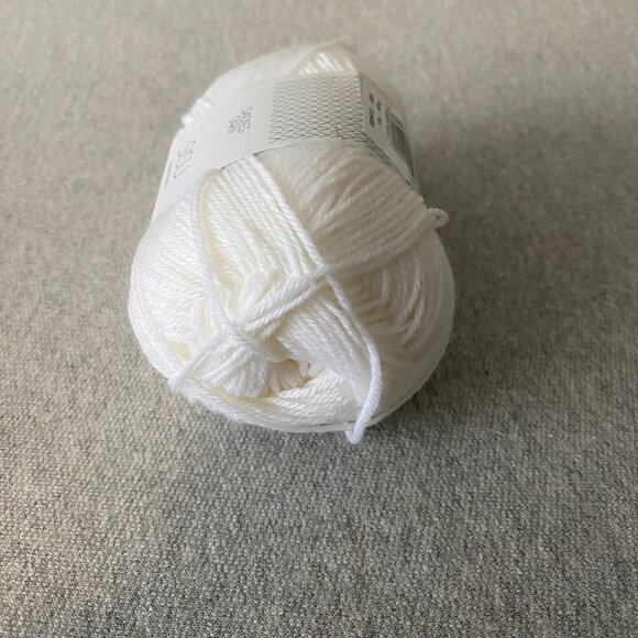 NWT Sandnes Garn Sisu Colour 1001 White Lot of 1 - Picture 5 of 6